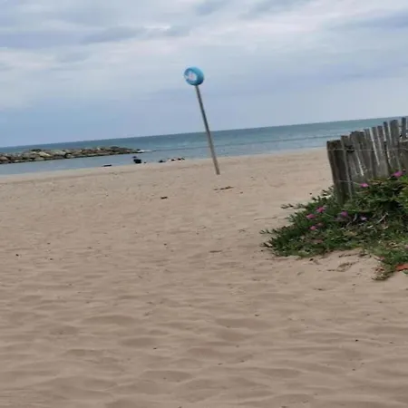 In Valras-plage Near Sandy شقة Sérignan